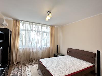 квартира по адресу Семьи Кульженков ул. (Дегтяренко Петра), 35