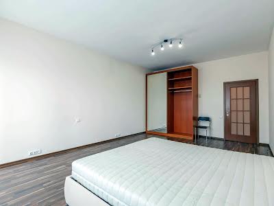 квартира за адресою Кропивницького вул., 10
