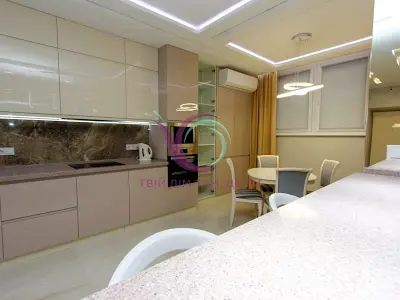 квартира за адресою Рея Бредбері вул., 2