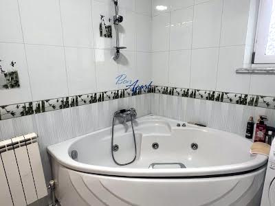 будинок за адресою Метрологічна вул., 75