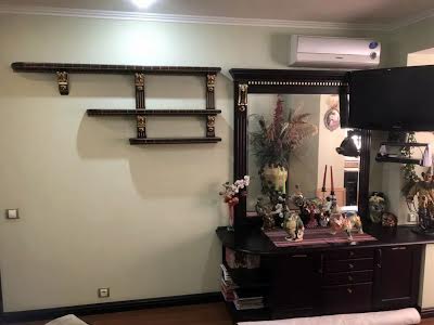 квартира за адресою Анни Ахматової вул., 33