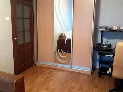 квартира за адресою Софії Русової вул., 3
