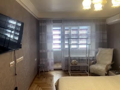 квартира за адресою Запорізька вул., 7
