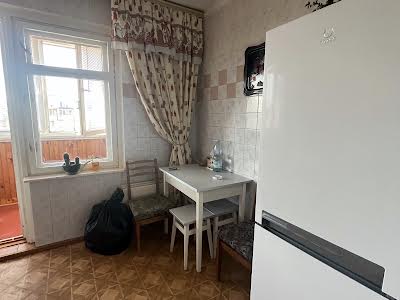 квартира за адресою Каштанова вул., 8б