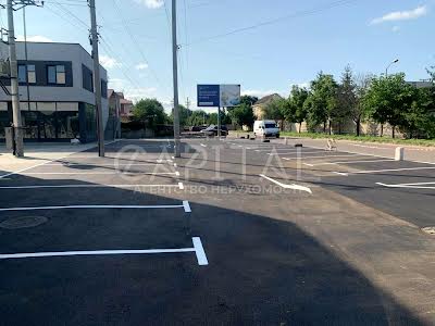 комерційна за адресою Центральна вул., 100