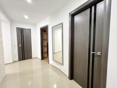 квартира за адресою Крайна вул., 1А