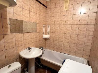 квартира за адресою Космонавтів вул., 44