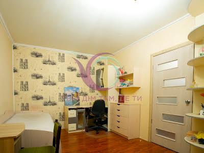 квартира за адресою Івасюка, 30