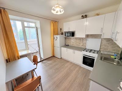 квартира за адресою Соборна вул., 105/6