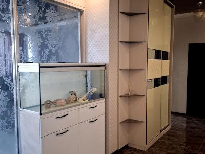 квартира по адресу Гвардейцев-Широнинцев ул., 33