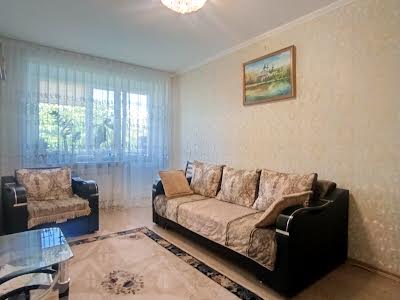 квартира за адресою Охтирська вул., 25