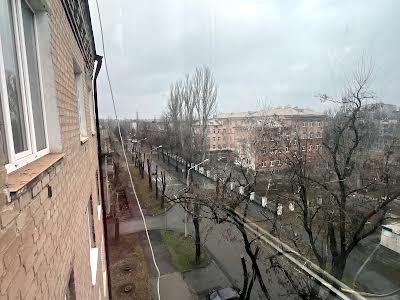 квартира за адресою Хамзата Ґелаєва вул. (Хабаровська), 1