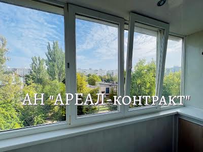 квартира по адресу Комарова ул., 27