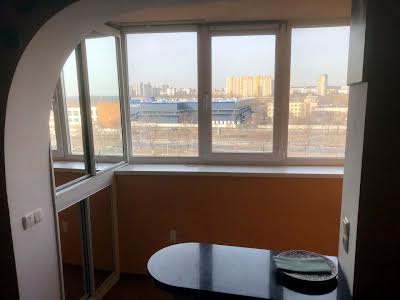 квартира за адресою Богатирська вул., 16