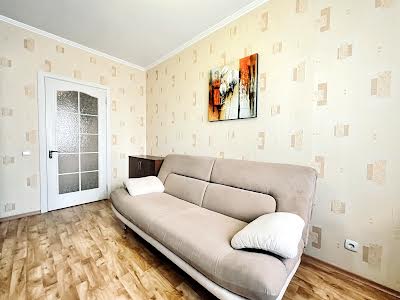 квартира за адресою Машинобудівників вул., 15б