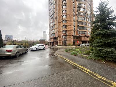 квартира за адресою Панаса Мирного вул., 28а