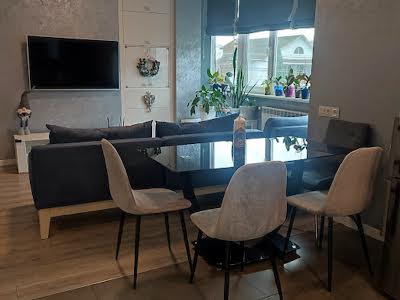 квартира за адресою Тополева вул., 6