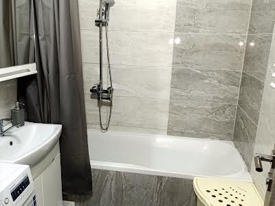 квартира за адресою Петра Маланюка вул., 1