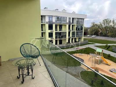 квартира за адресою Богатирська вул., 32