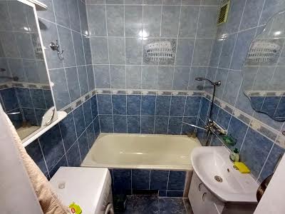 квартира за адресою Анни Ахматової вул., 14-Б