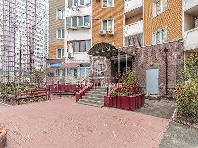 квартира за адресою Драгоманова вул., 1-Д