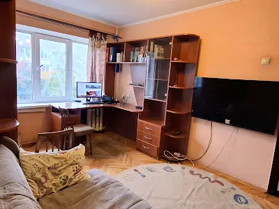 квартира по адресу Строителей ул., 9