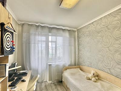 квартира по адресу Михаила Лушпы просп., 33