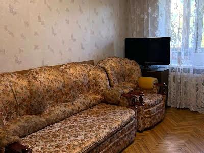 квартира за адресою Миколи Міхновського бульв. (Дружби Народів), 14а
