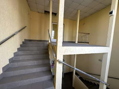 комерційна за адресою Чорних Запорожців вул. (Петра Запорожця), 28