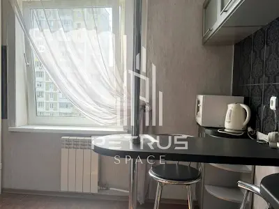 квартира за адресою Анни Ахматової вул., 6