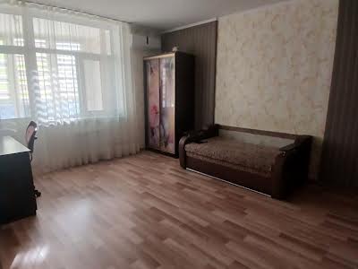 квартира за адресою Анни Ахматової вул., 22