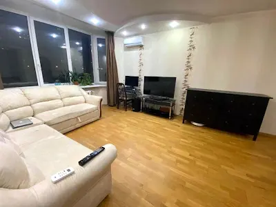 квартира за адресою Анни Ахматової вул., 35-А