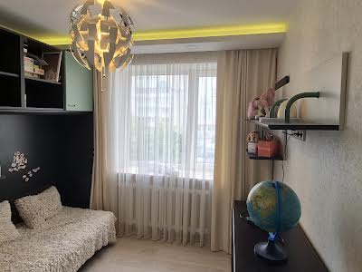 квартира за адресою Соломії Крушельницької вул., 73