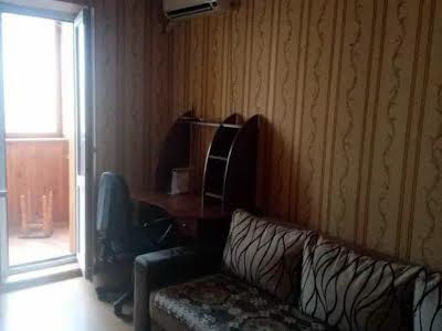 квартира за адресою Ревуцького вул., 18-А