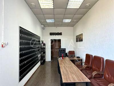 комерційна за адресою Жилянська вул., 59