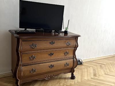 квартира за адресою Бутишів пров. (Андрія Іванова вул.), 12