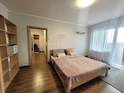 квартира за адресою Драгоманова вул., 8-Б