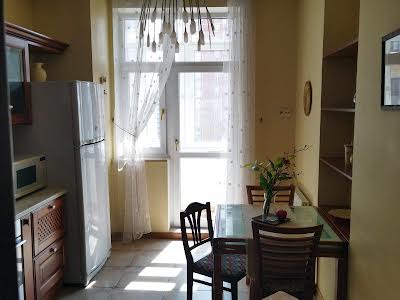 квартира за адресою Євгена Коновальця вул. (Щорса), 32-Б