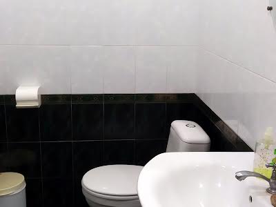 комерційна за адресою Леоніда Каденюка вул. (Космонавта Волкова), 7