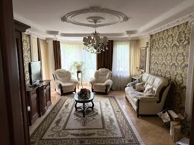 будинок за адресою Кленова