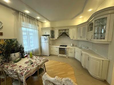 квартира за адресою Шовковична вул., 32/34