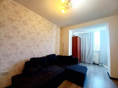 квартира за адресою Зоопаркова вул., 10
