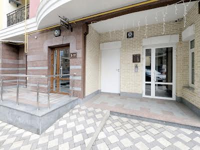 квартира за адресою Дегтярна вул., 31