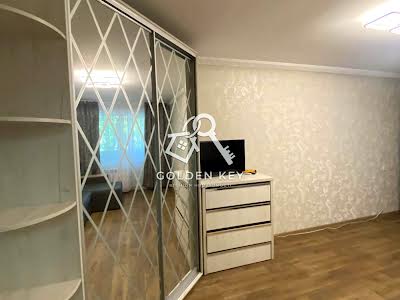 квартира за адресою Тинка, 16