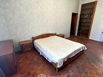 квартира за адресою Базарна вул., 21
