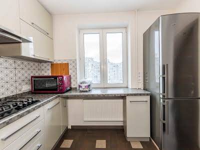 квартира по адресу Драгоманова ул., 25