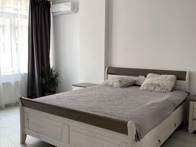 квартира по адресу Средняя ул., 24