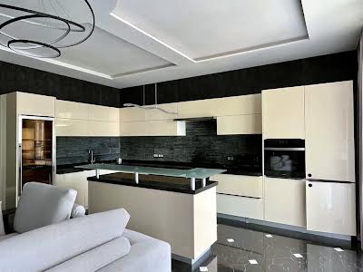 квартира за адресою Дегтярна вул., 19