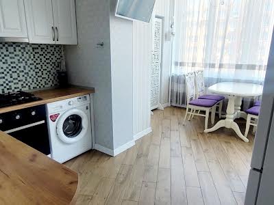 квартира за адресою Академіка Амосова вул., 63
