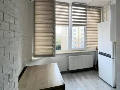 квартира за адресою Братська вул., 12